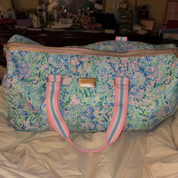 Lilly Pulitzer Handbags - Lilly Pulitzer Blue and Pink Duffle Bag